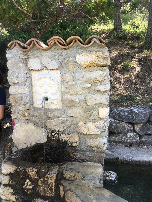 fontana nel percorso lago scanno