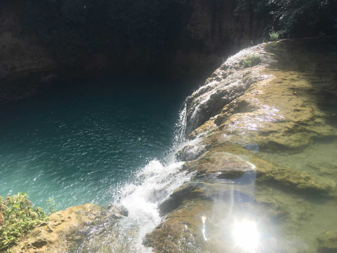 colle val delsa (1) cascata e piscina d'acqua