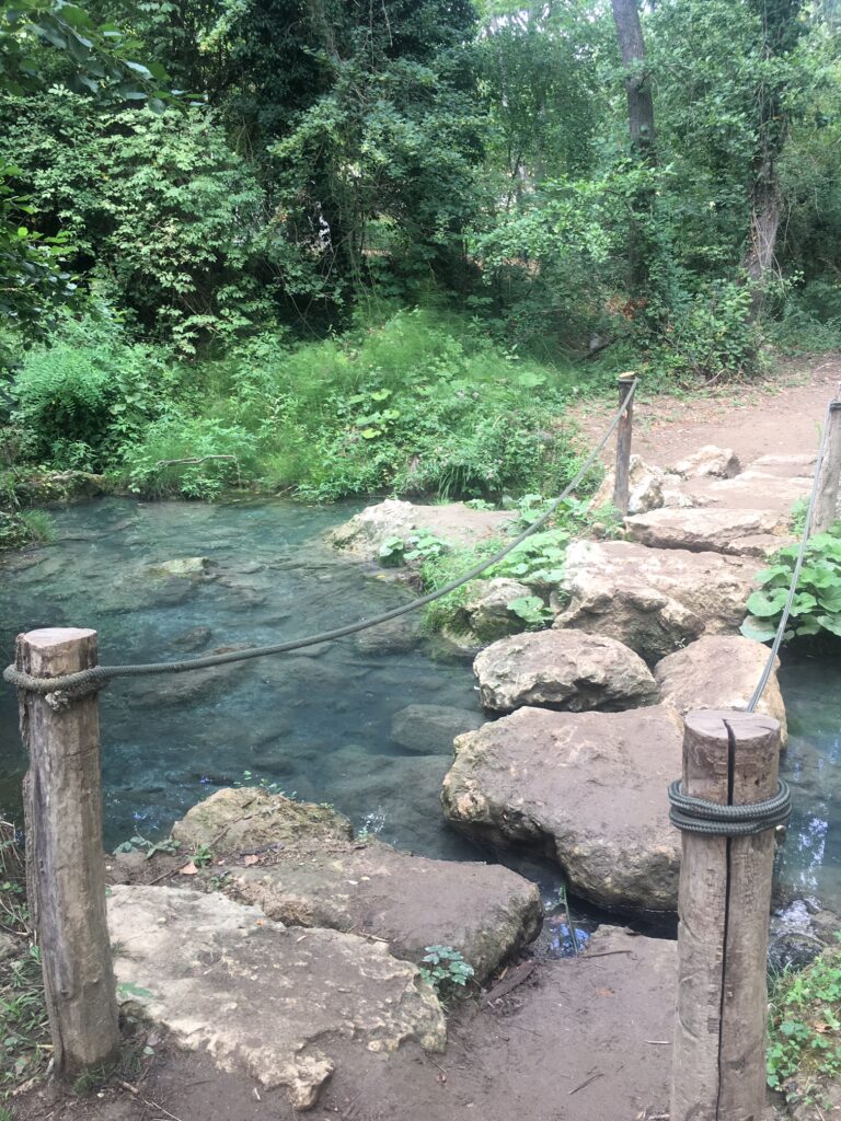 ponte sassi percorso trekking fiume